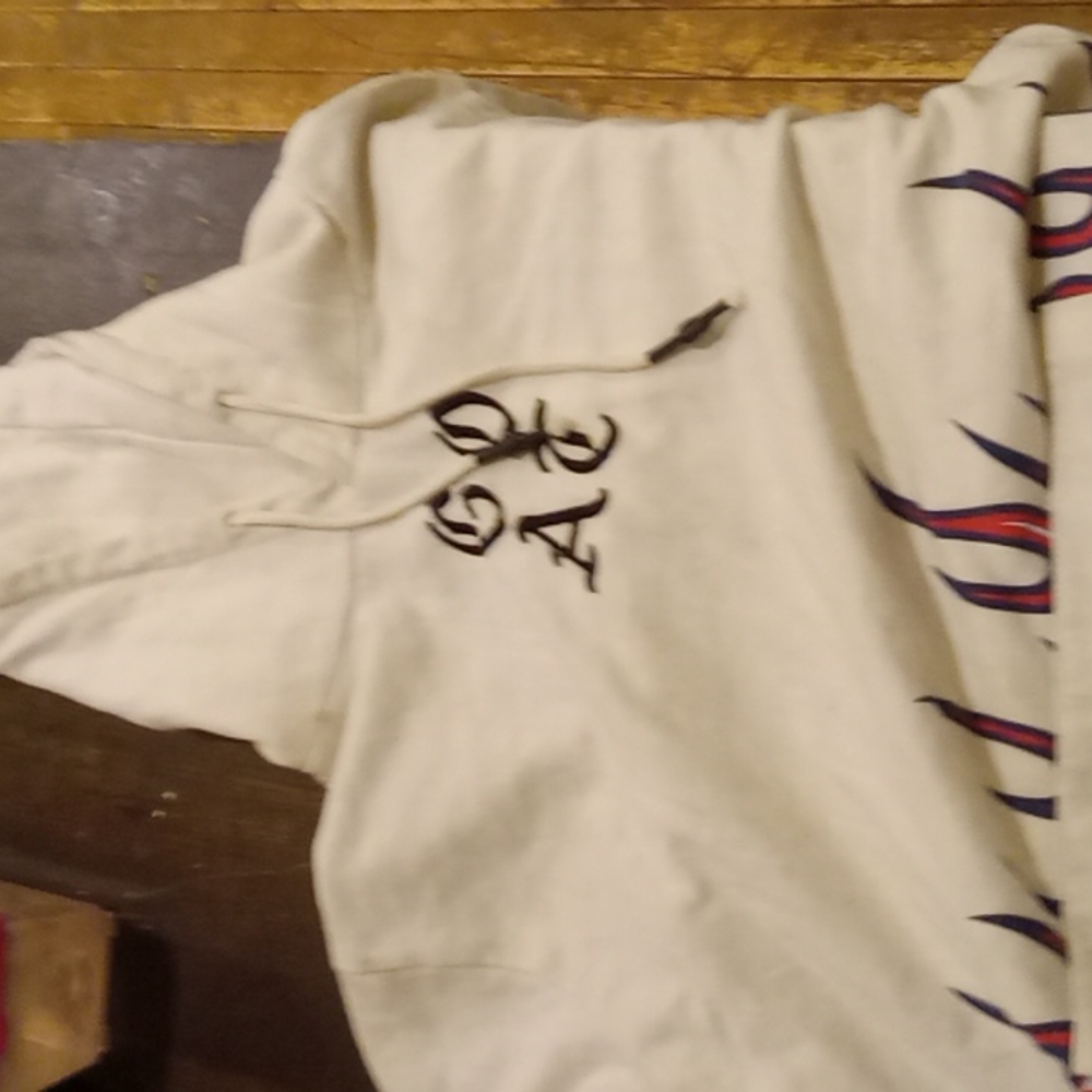 Sweater - Picture 4 of 4